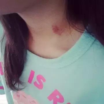 天呐!年轻情侣亲个嘴后