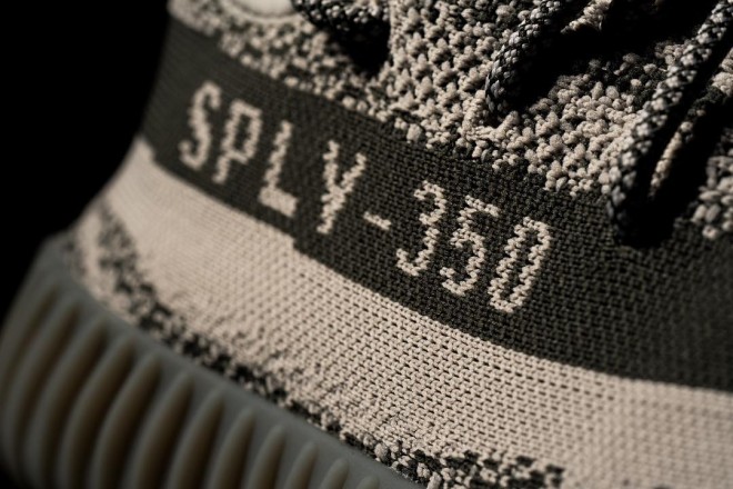 yeezy350v2,adidasyeezy350boostv2真假对比
