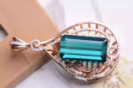 什么颜色的碧玺最好最值钱,哪种颜色的碧玺最值钱