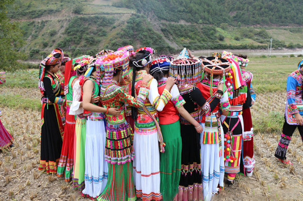 傈僳族的服装,缅甸傈僳族服饰