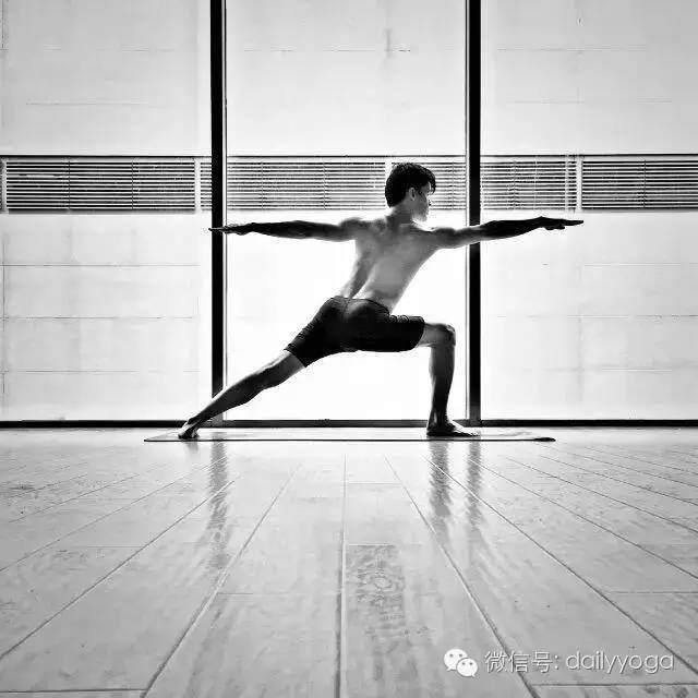 山式是瑜伽最基础体式,基础好看的瑜伽体式