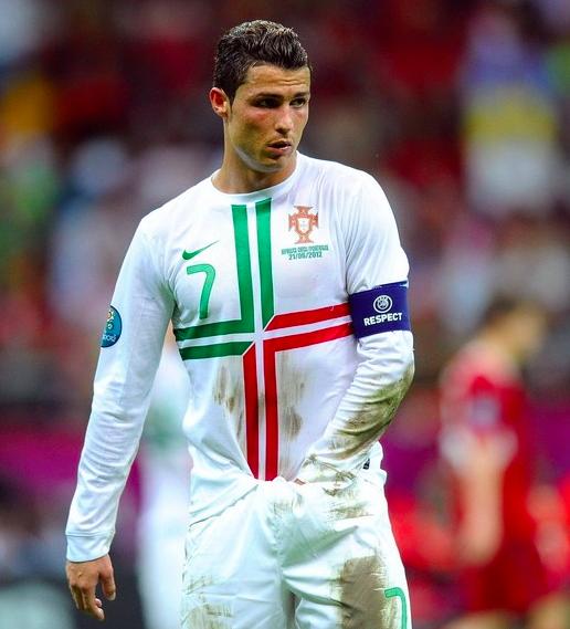 捂裆派龙抓手,足坛“抓鸟”合集