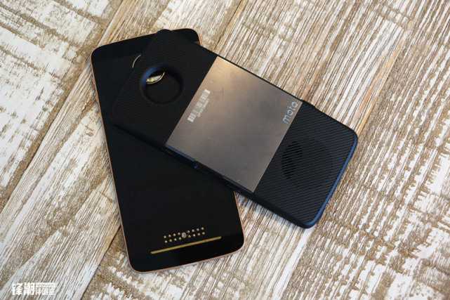 颠覆传统模块化大作:MotoZ上手评测