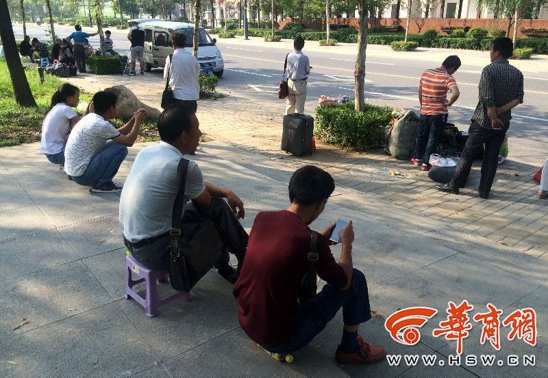 火车站票务咨询电话,火车站售票口卖客车票的靠谱吗