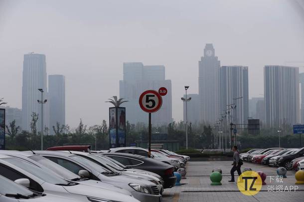 今天满大街的小红点，掀起全成都强迫症的小高潮