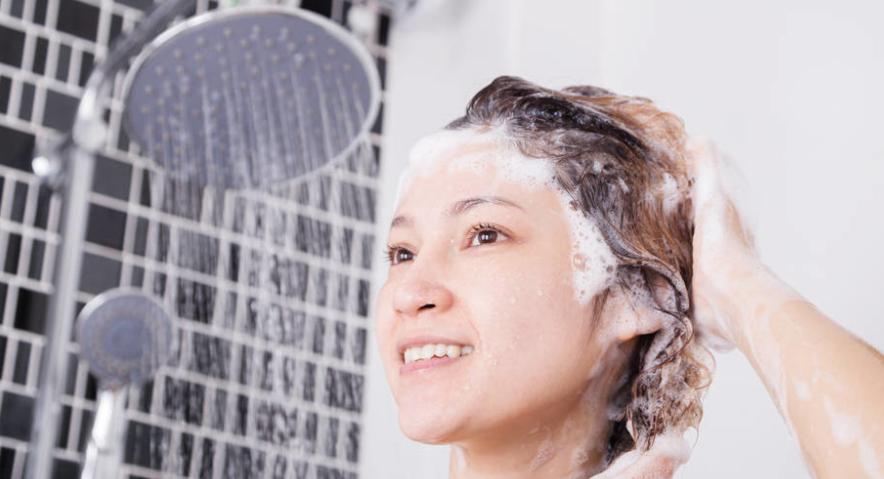 怎样洗头才能让头发既蓬松又顺滑,油性头发洗头怎样才不会掉头发