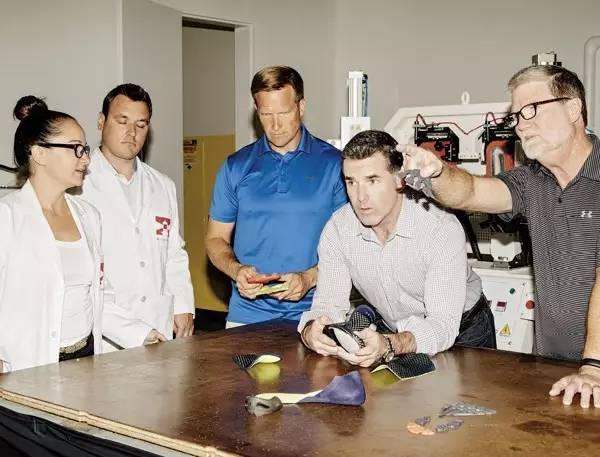 敢于叫板耐克的品牌安德玛,是何来路?|商周特写