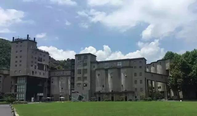 你们熟悉的湖北武汉，最擅长做这样的“涅槃重生”