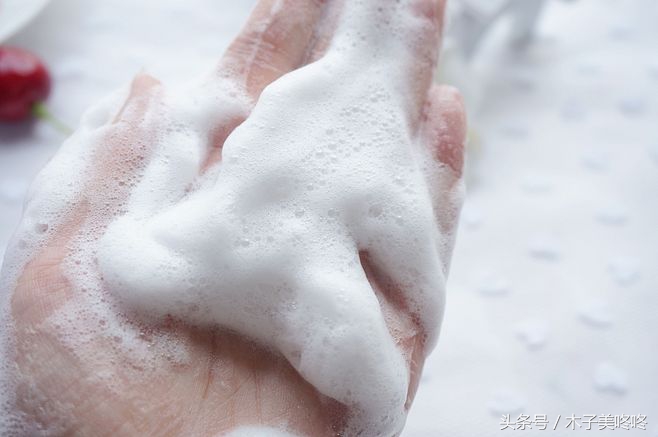 用完就烂脸的爆红洗面奶,三种公认烂脸的洗面奶