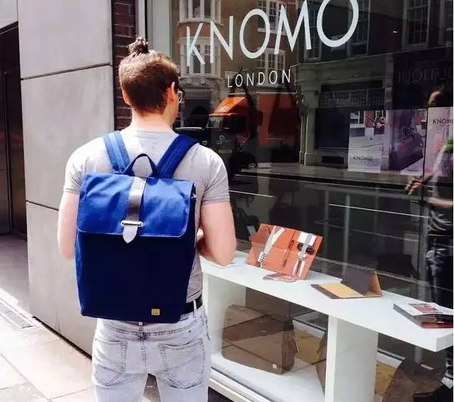 高颜值轻奢双肩包电脑背包 (时尚电脑双肩包)