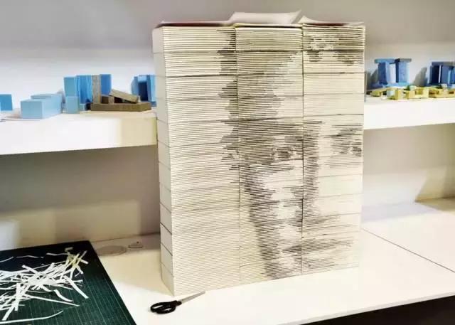 墨大华裔妹子用咖啡“泼”出周杰伦！成龙、姚明、张艺谋