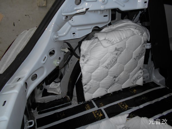 尚酷全车隔音升级音响,大众尚酷改装音响炸街车