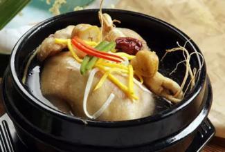 白露节气饮白露茶,暑退凉风起闲饮白露茶