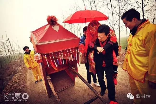 农村办婚礼拱门视频,婚礼在农村办好还是酒店好