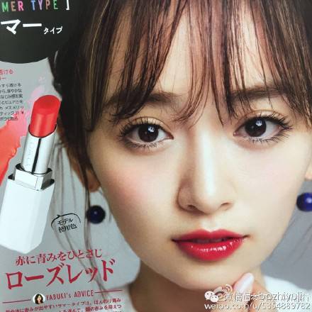 到底娱记的朋友圈流行什么口红？明星身边人的时尚密码