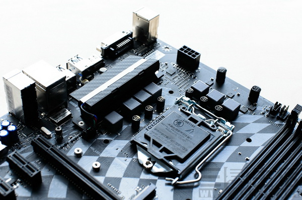 映泰灯控主板说明什么,映泰雷蛇灯控