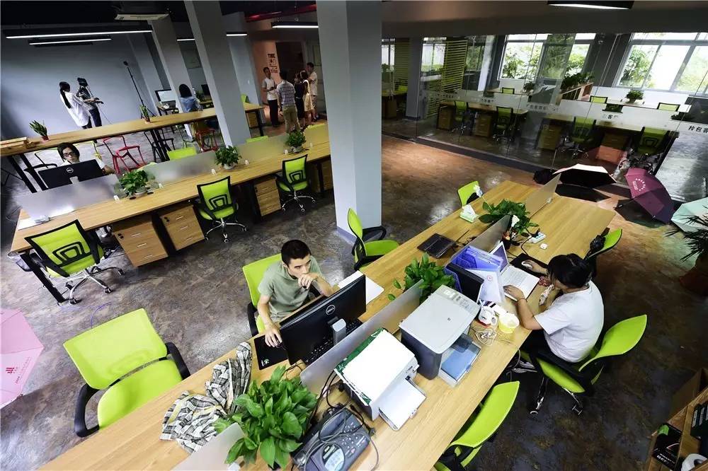 滨江公寓出租拎包入住,滨江国际精装拎包入住