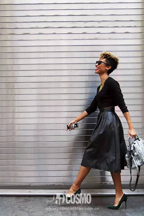 简单大方洋气皮裙,皮裙显瘦穿搭教学