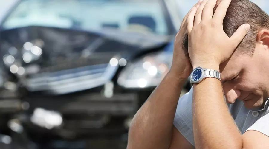 发生交通事故怎么走保险流程,加拿大交通事故怎么处理