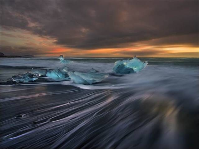身价数十亿的他除了去无人区摄影，险些丧命，还用了6年时间和30多位石艺老匠人打造了一家不想挣钱的艺术馆