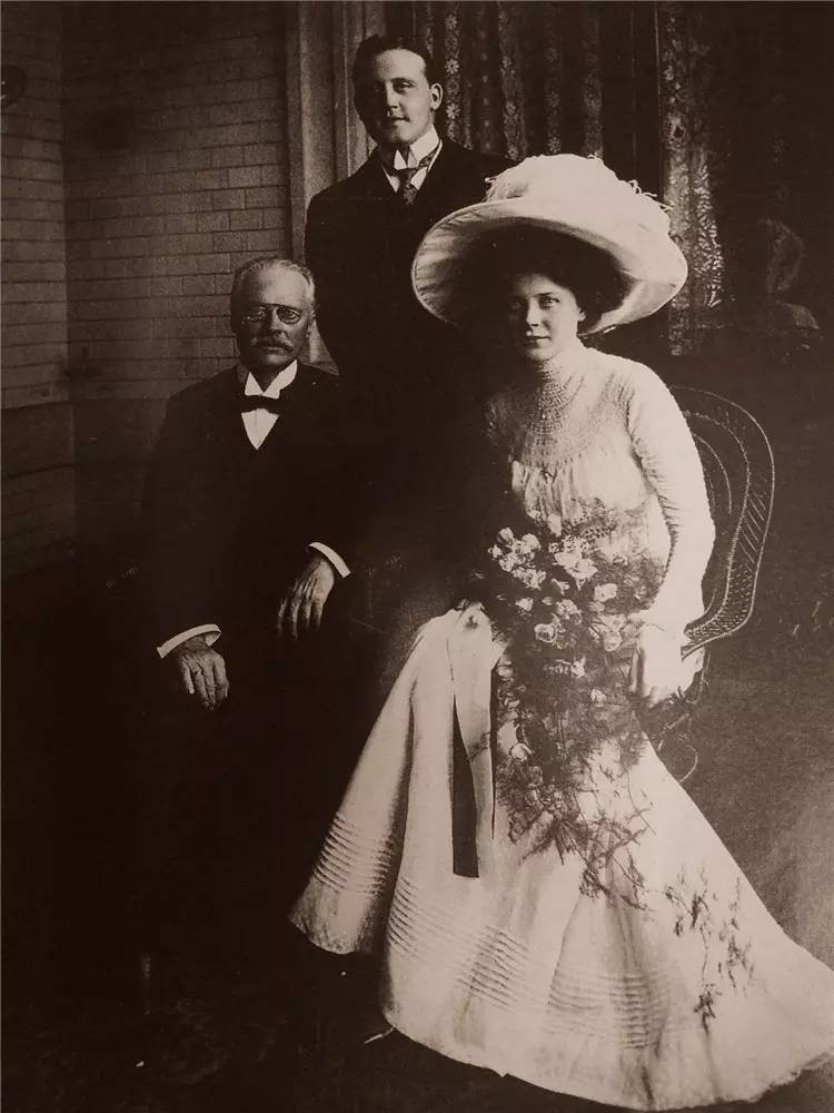 以9315万元刷新世界纪录的紫檀大柜，有你不知道的背后故事|退藏