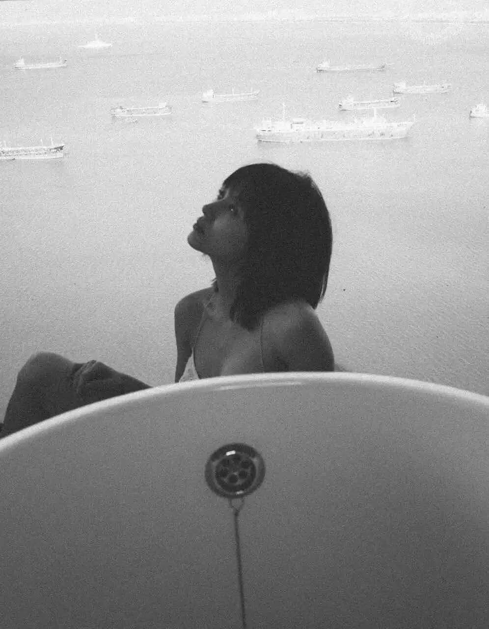 神思远丨少女有一些神性，不近人世肢体完美