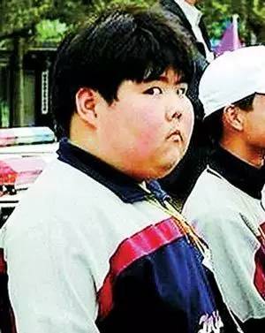 用3d眼镜看手机上的3d电影,用3d显示器看3d电影效果好不