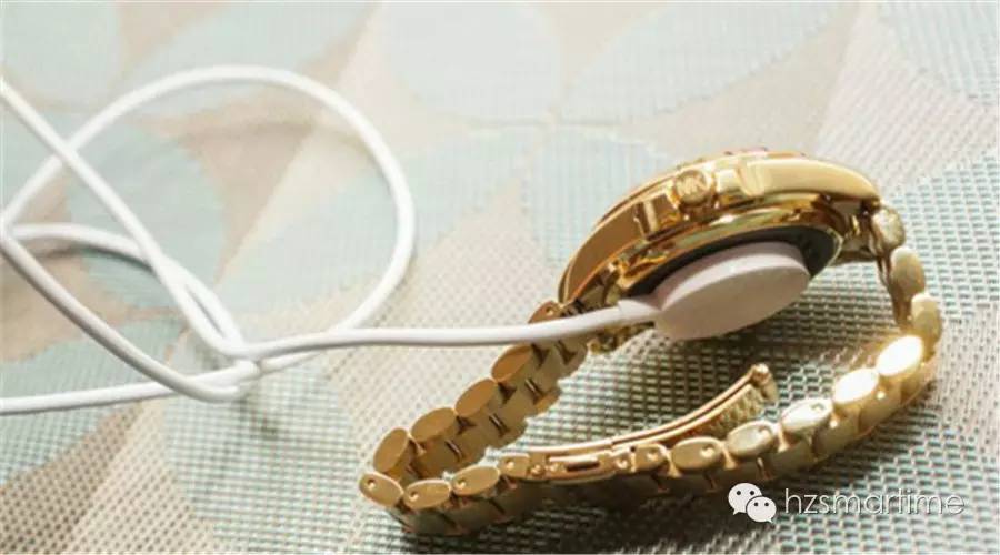 图赏丨MK推出Access智能腕表，依旧貌美如花