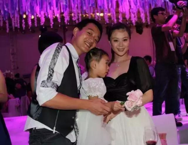 董璇和女儿的最新照片,董璇和女儿全照