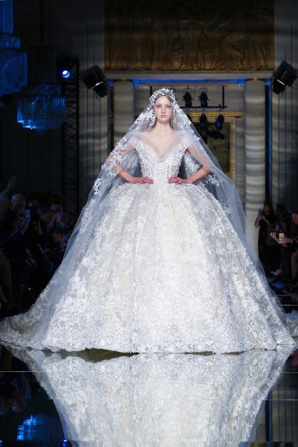 气质美女唯美梦幻婚纱,世界最美的顶级婚纱