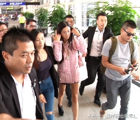 杨幂蔡依林衣服,蔡依林和杨幂穿羽绒服