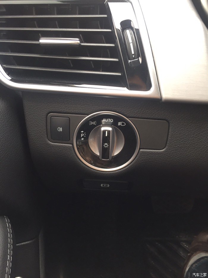 奔驰gle400运动版跑高速视频,奔驰gle400几秒破百运动模式