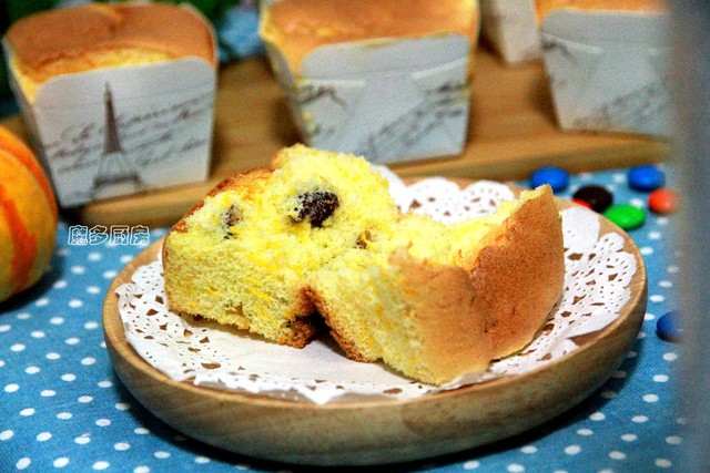 这个蛋糕不用油,选用健康食材,营养丰富老少皆宜,外面买不到的