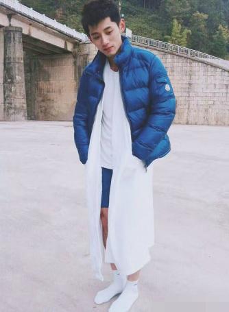 张继科戴80万手表,张继科豪车名表