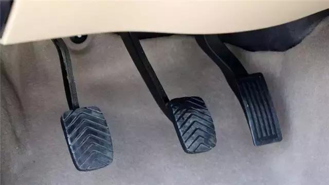 五菱宏光s1怎么样专家点评,五菱宏光s1是什么标志