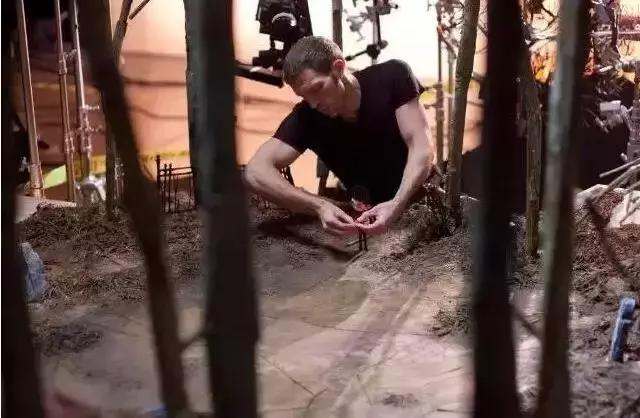 拒绝斯坦福offer,放弃百亿家产,靠捏泥成为霸道总裁!