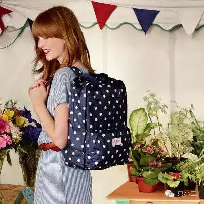 时髦双肩包大容量单肩双肩两用,轻便可爱双肩包