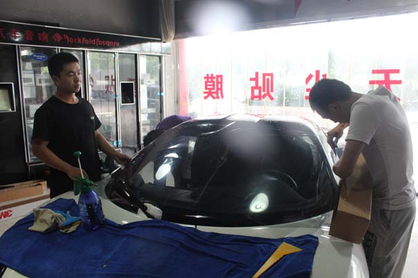 武汉汽车贴太阳膜,武汉汽车贴内饰膜