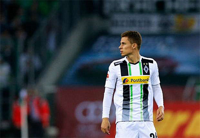 绿茵联赛终极对决,绿茵场的经典对决