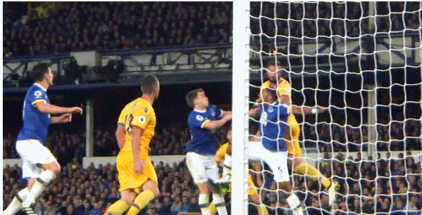 足球争议判罚集锦,足球争议判罚完整版