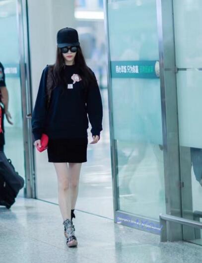 男士卫衣高端品牌300元左右,女性卫衣品牌排行榜前十名国内