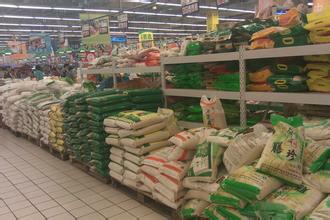 老公出差怎么感谢老婆,心疼老婆干家务