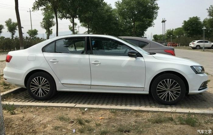 速腾大气稳重,速腾25周年纪念版