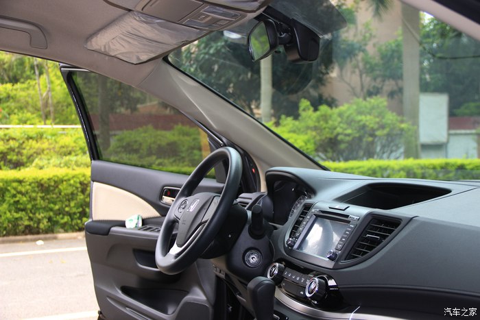 本田crv2016经典款详细配置图表,16年本田crv2.0两驱还值得买吗