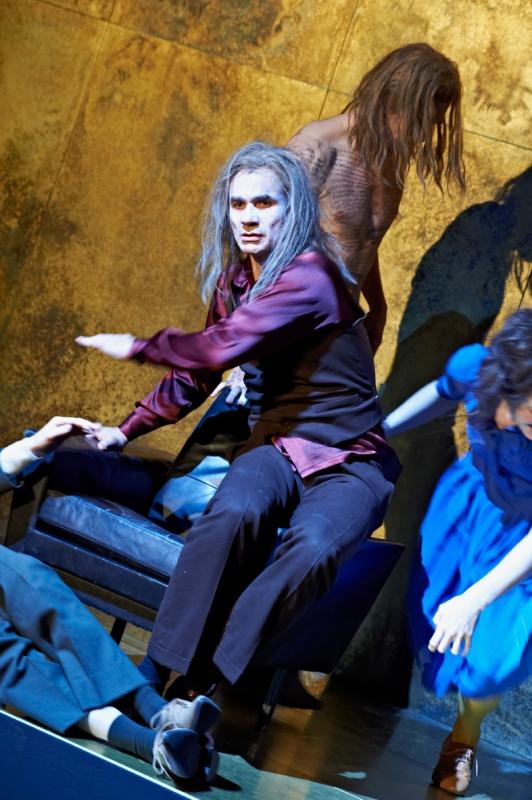 德国戏剧梦之队“狂飙热血”演绎喜剧《伪君子》