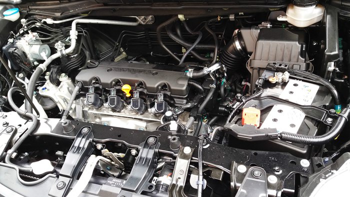 本田crv2016经典款详细配置图表,16年本田crv2.0两驱还值得买吗