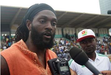 他是射手，被骂叛徒，如今沦落到无球可踢！