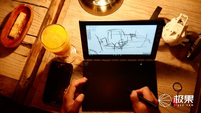 联想把30多年的笔记本键盘颠覆了,取消按键还能在上面画画