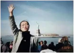 当年换飞机的首富牟其中,前首富牟其中出狱