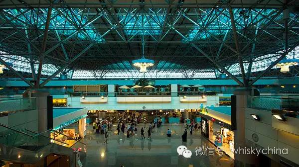 全球十大机场免税店购物攻略,哪个国家免税店酒最便宜